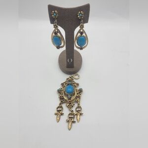 Vintage Celebrity Gold Tone Blue Cabochon Glass Fleur De Lis Jewelry Set